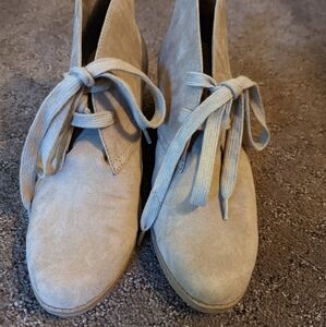 SIZE 9 suede shoes. Good condition
